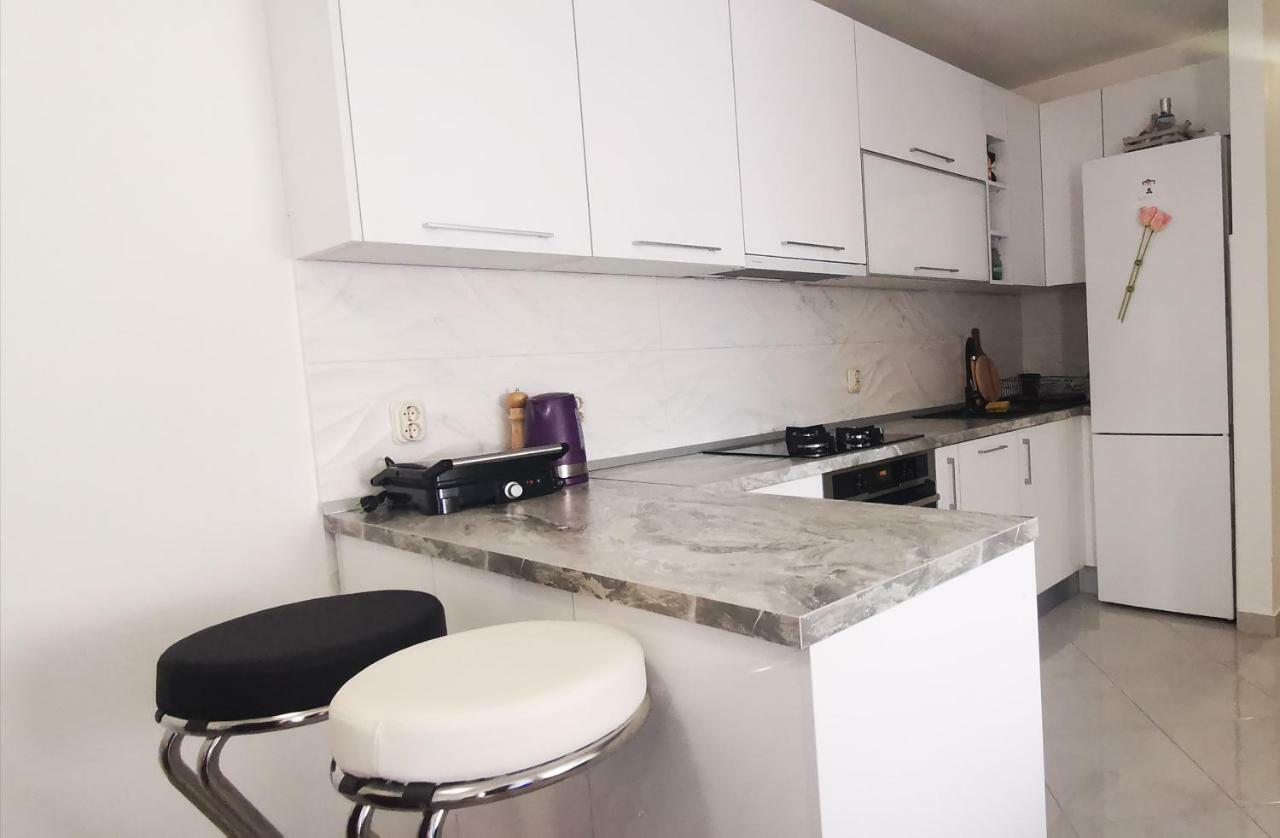 Apartment Dalmatia Makarska Exteriör bild